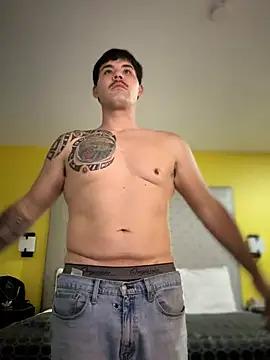 Sexystraightstud live cam on StripChat