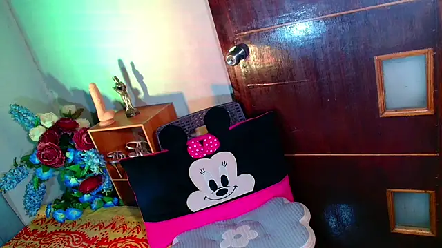 baby_kiraxx webcam