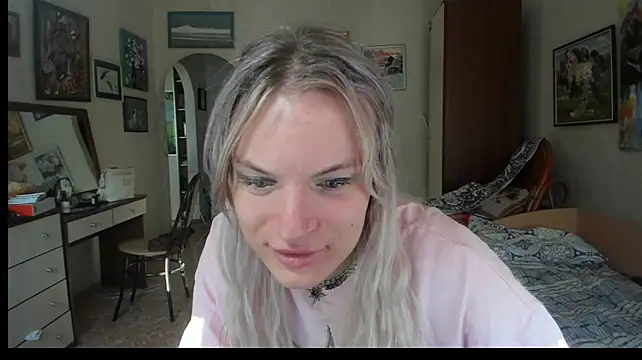 milliKira006 webcam