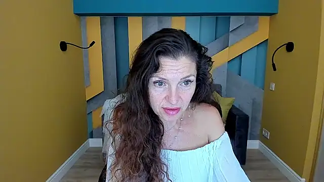 EllaLong webcam