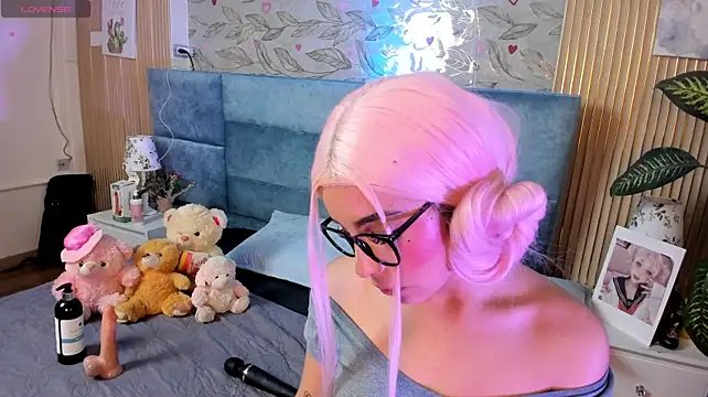 Delphine_doll