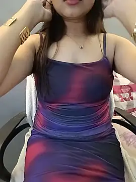 YourNickyy live cam on StripChat