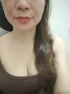 Snail_niE live cam on StripChat