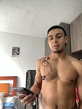 Taylor_DiamondBoy webcam