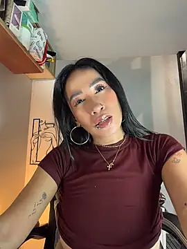 AsianMilfSheryl webcam