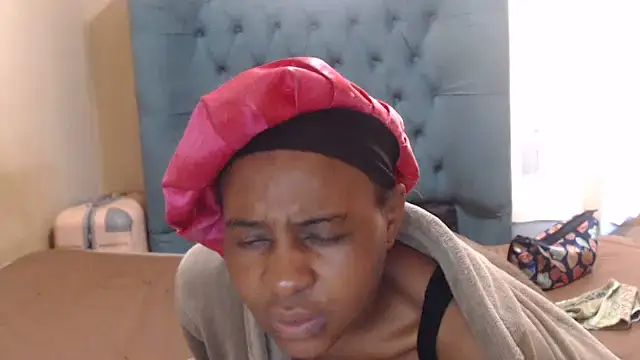 EbonyEssence live cam on StripChat