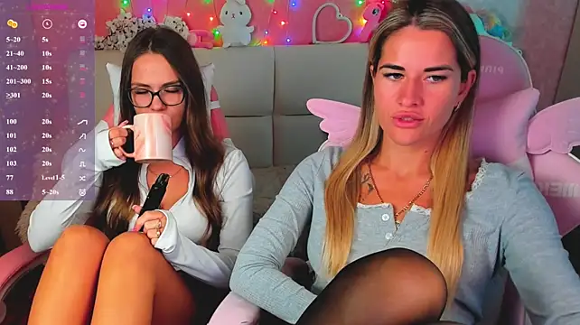 hotty_girls_here webcam