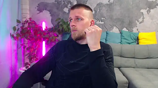 VikingChrisss live cam on StripChat