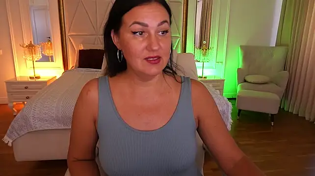 VelvetLuck webcam