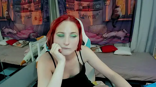 KiraDuvall webcam