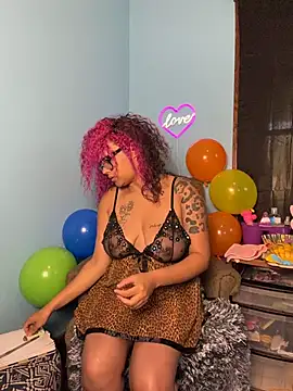 VelvetVixen_735 webcam