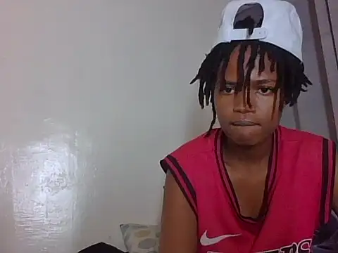 prettyshontel webcam