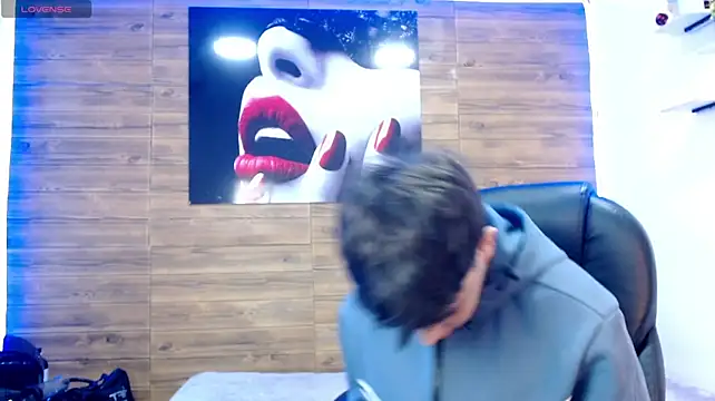 ivan_cooper live cam on StripChat