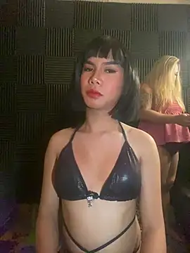 TwinkAsianHottie webcam