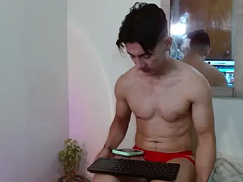 maxstrongboy live cam on StripChat