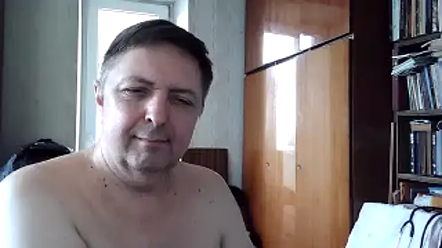 Pokaz2020 live cam on StripChat
