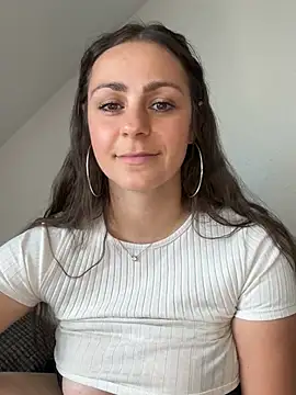 Loella-Rose webcam