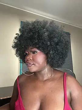 WomanNextdoor1 webcam