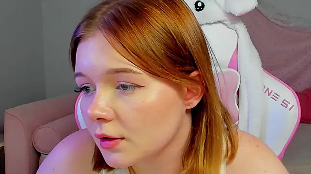 ElinaVale webcam