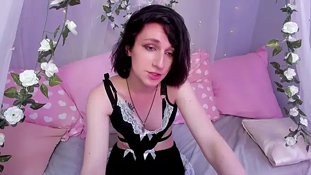 MickeQuinee live sex cam