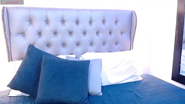 Liiamthompson webcam