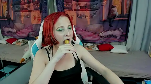 KiraDuvall webcam