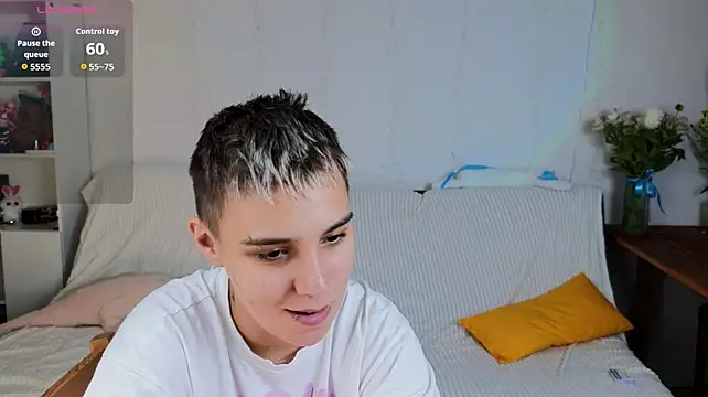 LuxuryLoverss webcam