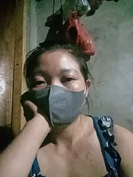 Bling-pusy webcam