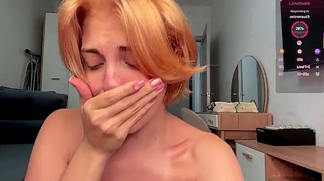 LinaFlamie webcam