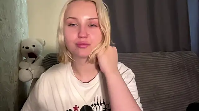 KiaraLemert webcam