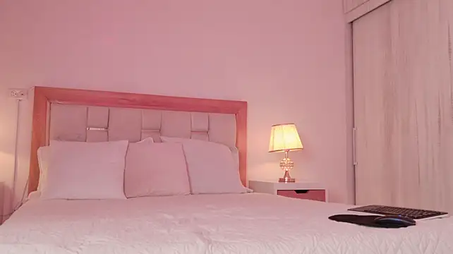 mia_hank webcam