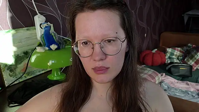 hairyMira live cam on StripChat