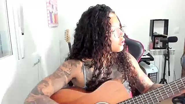 Ama_music live cam on StripChat