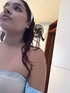Emily_Harpeer live cam on StripChat