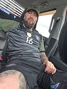 Beardedtattood live cam on StripChat
