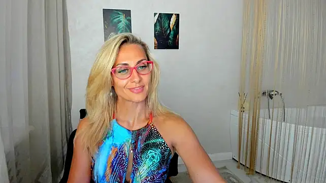 MuseOfStage live cam on StripChat