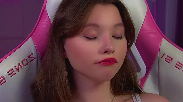 KeiraAsti