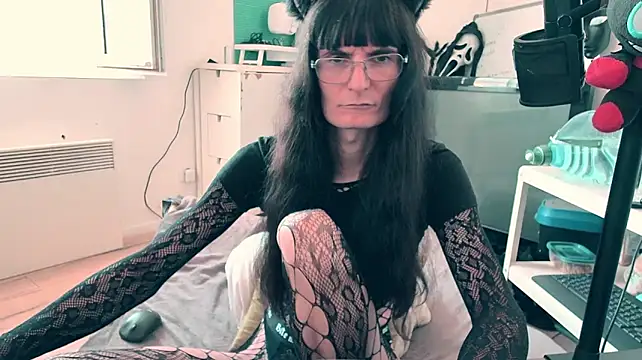 CeriseLapine live sex cam