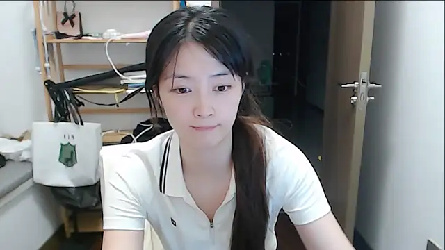 Mimi-cnbaby live cam on StripChat