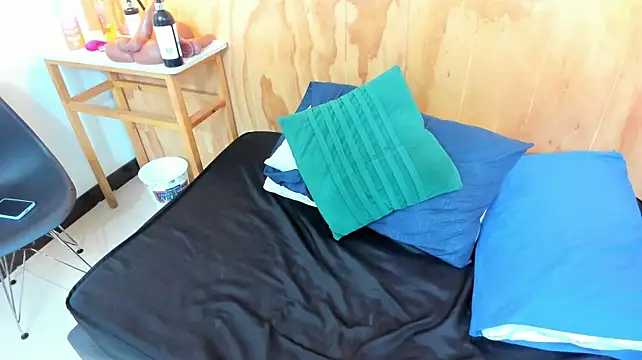 vailoetharris webcam