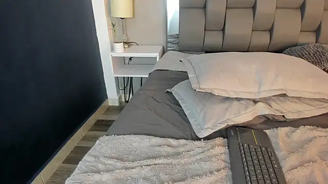 Charlie___Musk webcam