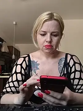 Ladykaos live cam on StripChat