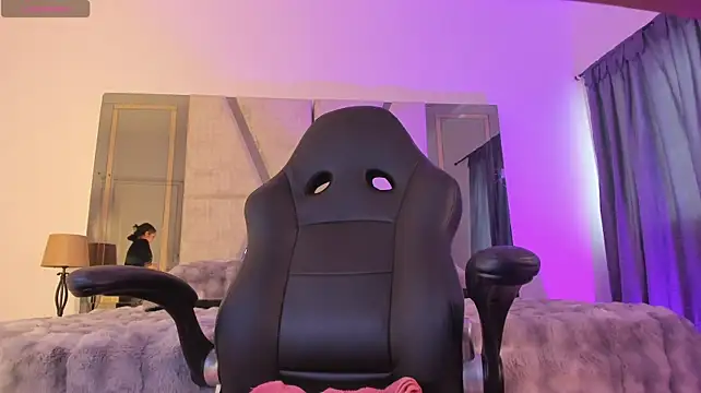 CarolineFyre webcam