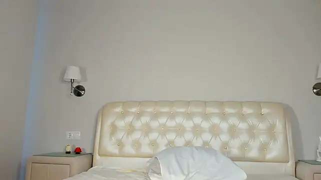 carmelitatruiolo (F teen) - spank my ass