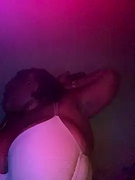PrettyAliyaa_27 webcam