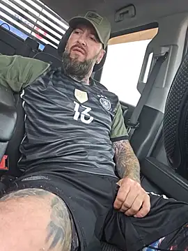 Beardedtattood webcam