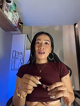 AsianMilfSheryl webcam
