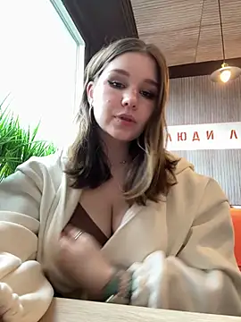 Live cam model PumaShyXD broadcasting live