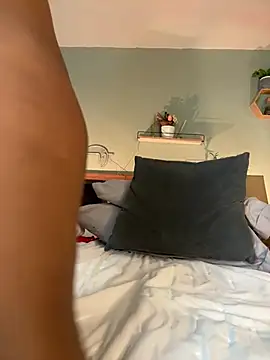 YariRose live cam on StripChat