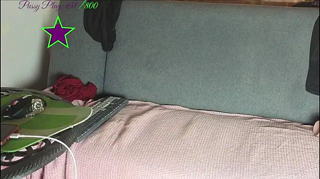 JadeStarUK webcam